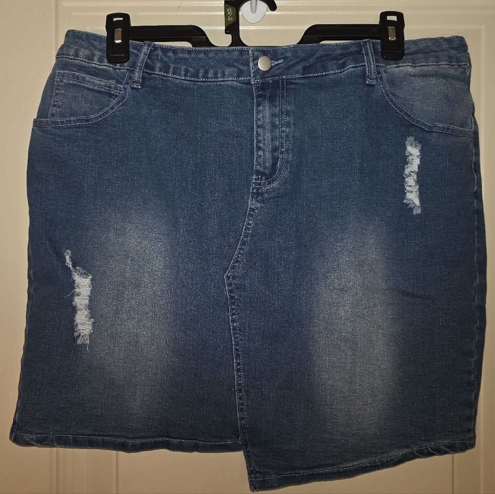 2‎ For $20 Classic Distressed Denim Skirt 75% Cotton 2% Spandex Waist 19.5 2x